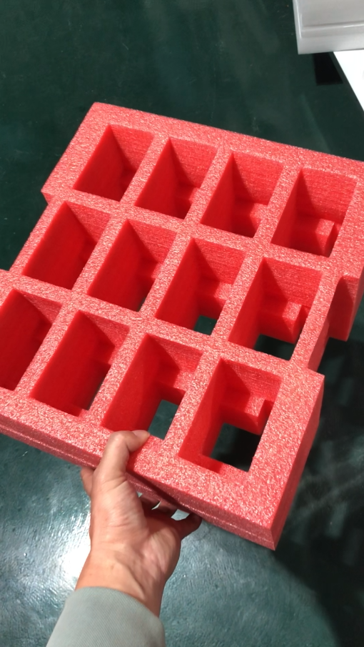 包装内衬使用eva泡棉加工和珍珠棉加工有什么区别？